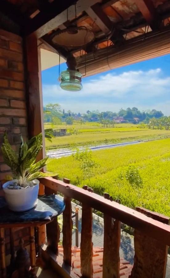 Rengganis Homestay Yogyakarta Exterior photo